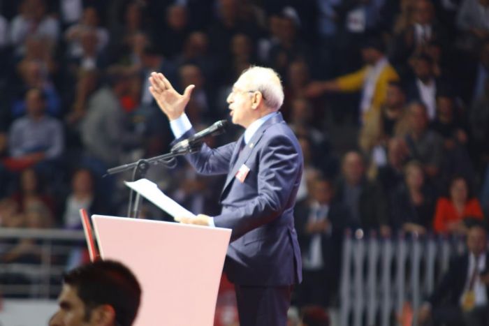 CHP Genel Bakan Kldarolundan seime dair arpc aklamalar