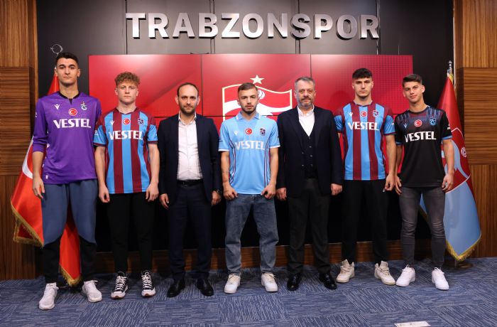 Trabzonspor alt yapsndan yetien 5 futbolcu ile profesyonel szleme imzalad