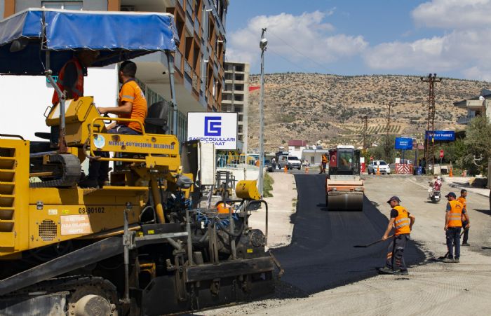 Mutta Karacaolan Caddesi yenileniyor