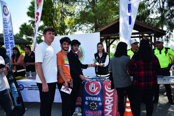 Mersin polisi genlerimizi bilinlendiriyor