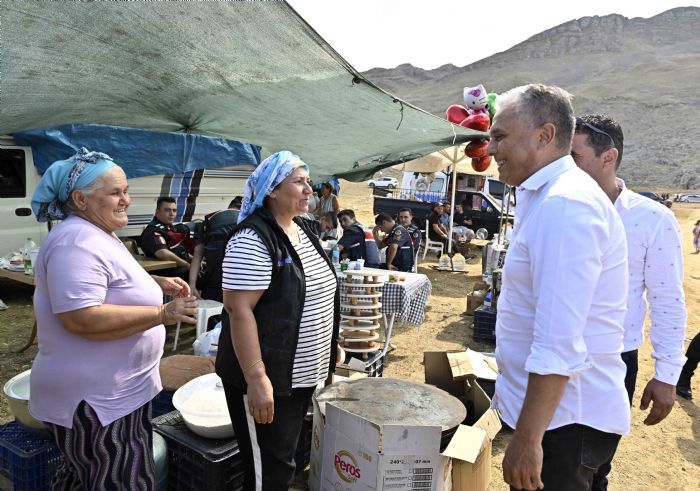 Bakan Uysal, Gevne Yayla enliklerine katld   