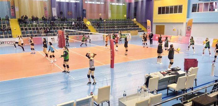 Voleybol U16 Kadnlar Milli Takm semeleri Mersinde yapld