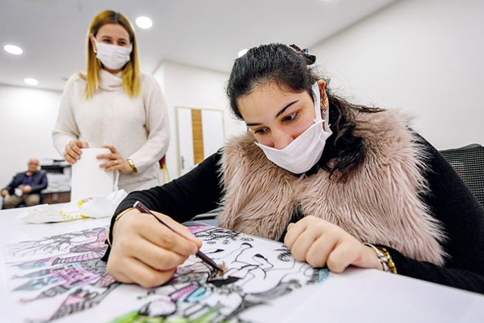 Mola Evi, serebral palsi hastas Elif Naza yuva oldu