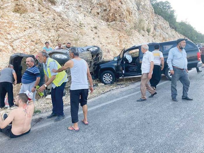 Kaza yapan otomobilde skan yolcu itfaiye tarafndan kurtarld