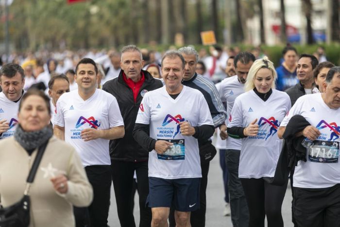  Maratonda 8 sporcu, 2024 Paris Yaz Olimpiyatlar iin kota elde etti