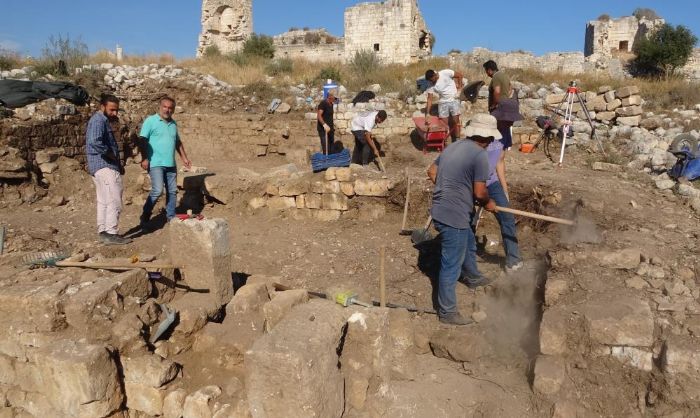 Mersin'de kale kazlarnda yaam alanlar ortaya kyor