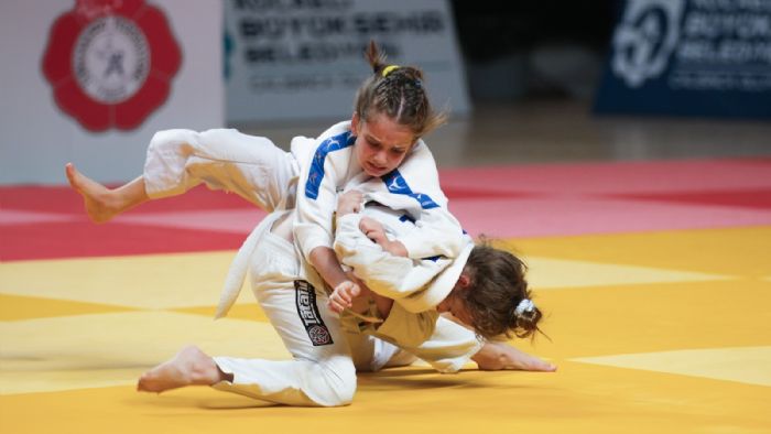 Judo ampiyonasnda madalyalar sahiplerini buldu