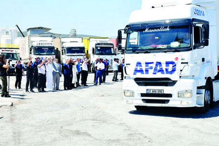 Lbnan’a insani yardm malzemesi tayan 4. gemi Mersin’den uurland  