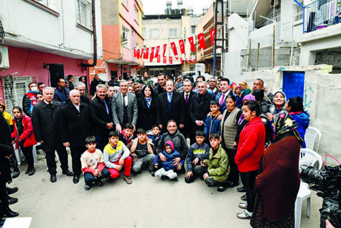 Vali Pehlivan, Romanlar iin ’Sosyal Dayanma Merkezi’ alacan duyurdu