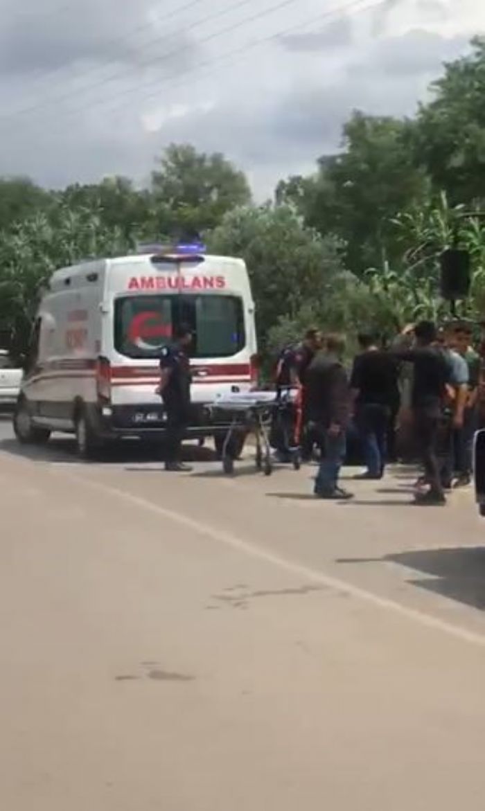 Antalya'da motosiklet arampole utu