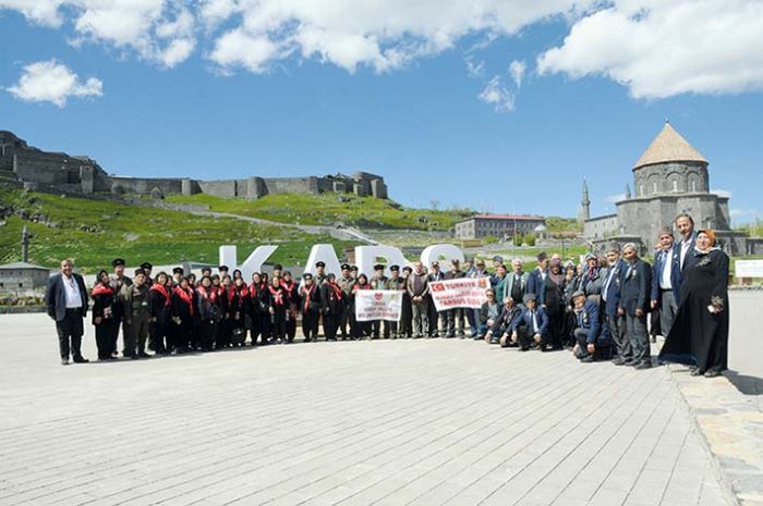 Tarsuslu gaziler Kars Sarkam ziyaret etti