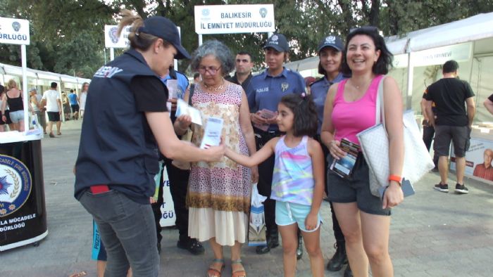 Burhaniyede polis, kalabal frsata evirdi