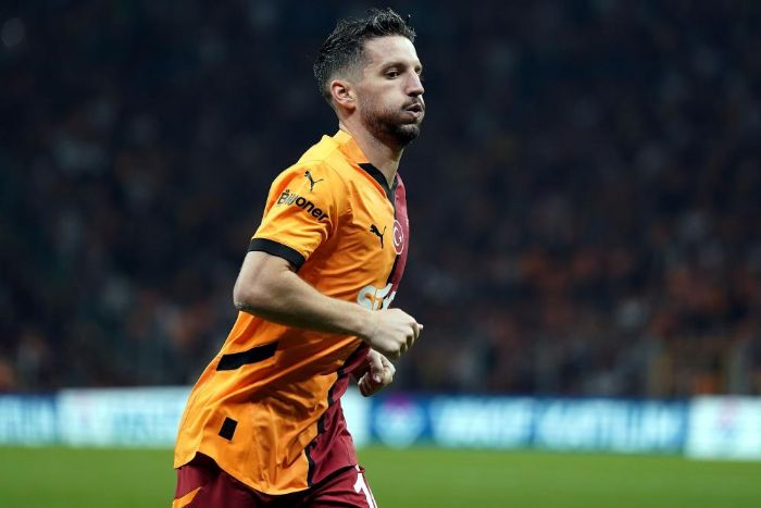 Dries Mertens, derbiyle 100. mana kacak