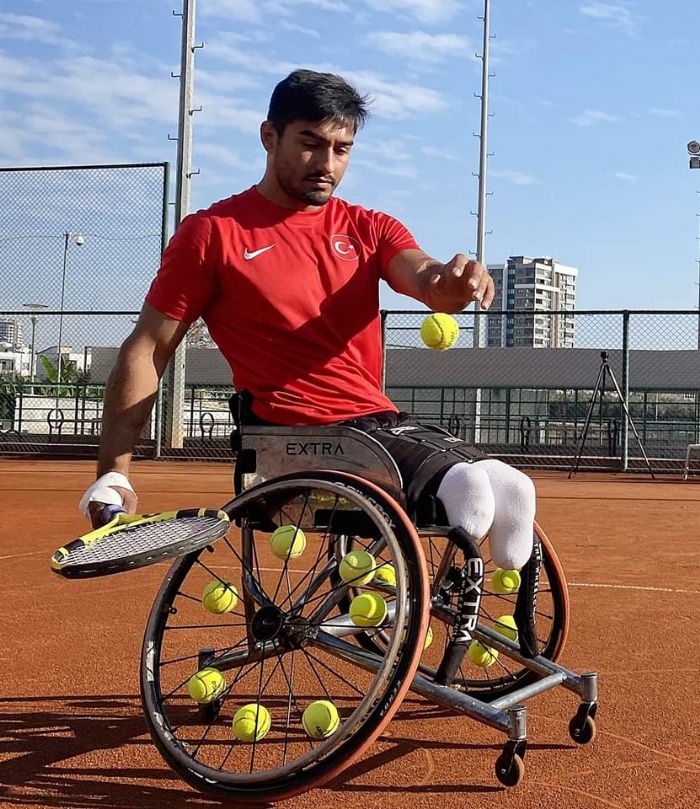 Mersinli Ahmet Kaplan, Barcelona'da Tenis Turnuvasnda ikincilik kazand