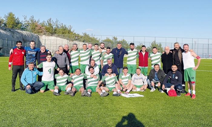 Toroslar Belediyesinin Kurumlar Aras Futbol Turnuvasnda final heyecan