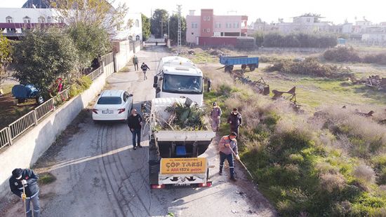 Tarsus Belediyesi 40 kiilik ekiple temizlik seferberlii balatt