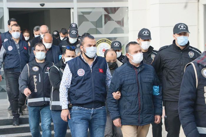 Mersin’de FET phelisi 12 kii adliyeye sevk edildi