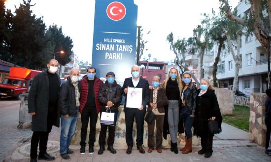 Milli sporcu Tan Akdenizde yaatlyor