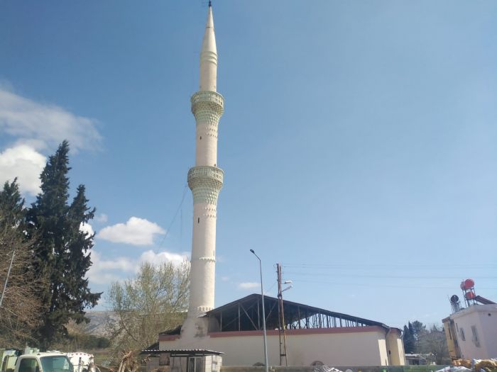 Ar hasarl caminin minaresi kontroll olarak ykld