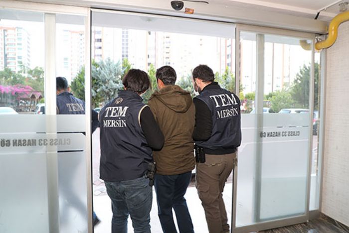 Mersin polisinden FET terr rgtne operasyon