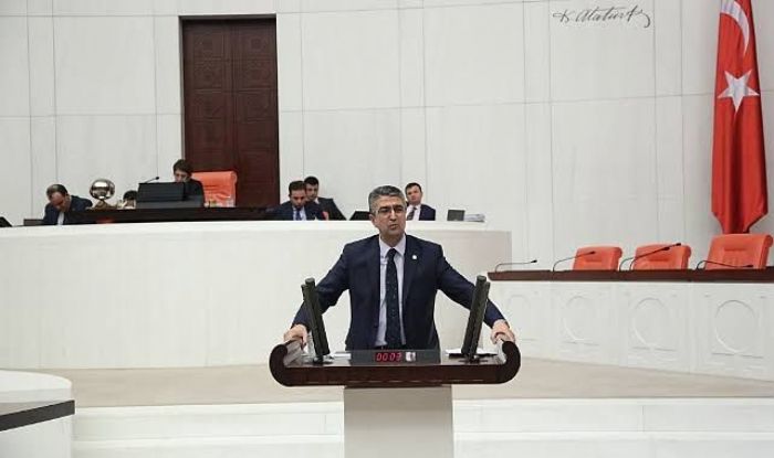 Prof. Dr. Kamil Aydnn Meclisi Erzurumla aydnlatt