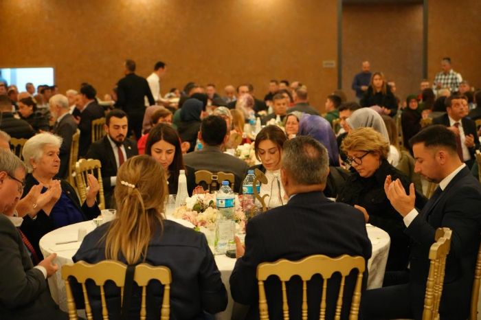 Edirne'de ehit aileleri ve gaziler iftarda bir araya geldi