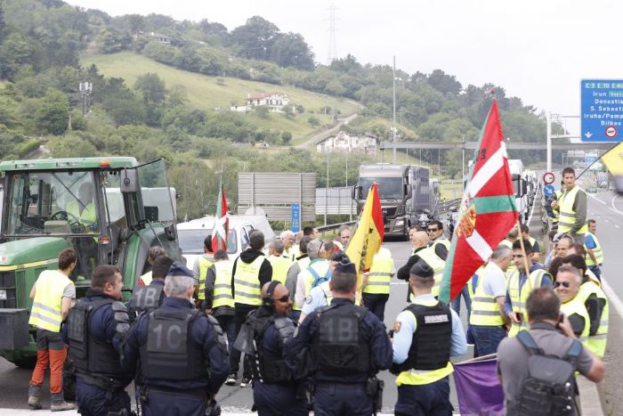 Fransz ve spanyol iftiler Fransa-spanya snrn kapatt