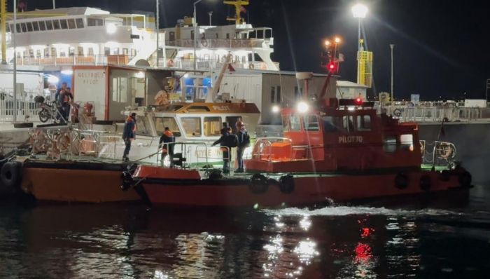 anakkale Boaz'nda tankere karken denize den klavuz kaptan kurtarld