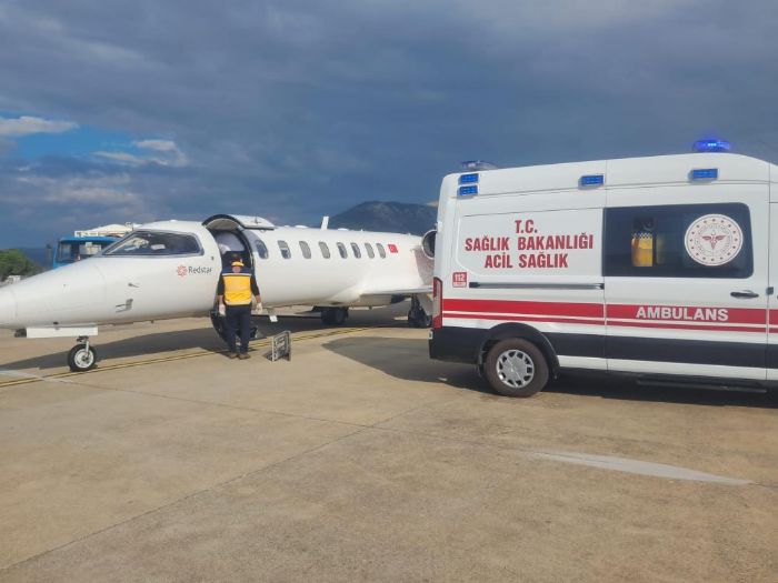 Soba yakarken kendini yakan ii ambulans uakla Kocaeli'ye sevk edildi