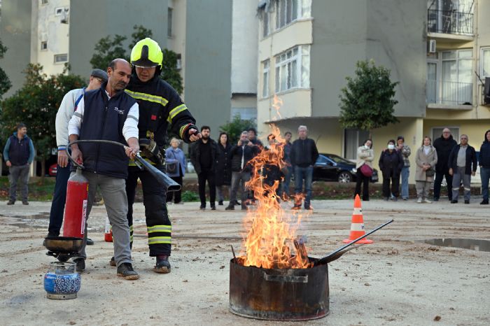 Mersin itfaiyesi vatandalar bilinlendirmeye devam ediyor