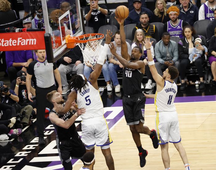 Sacramento Kings, Golden State karsnda seride durumu 2-0 yapt