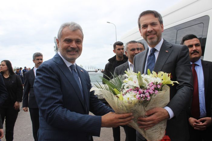 Enerji Bakan Alparslan Bayraktar'dan Hatay'a bayram ziyareti