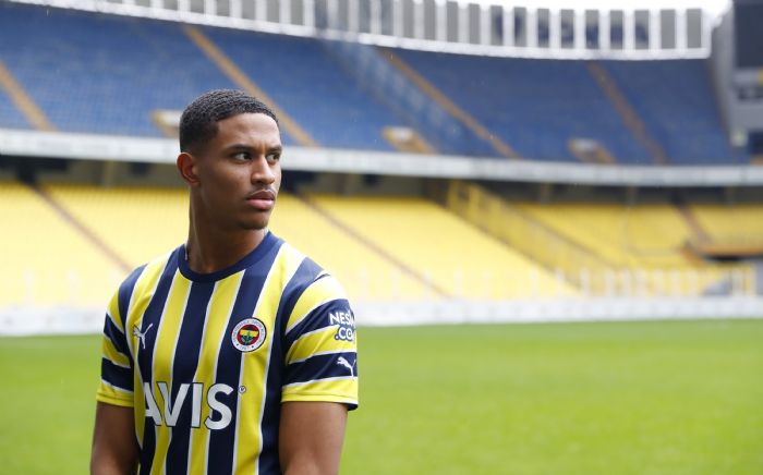 Jayden Oosterwolde resmen Fenerbahe’de   