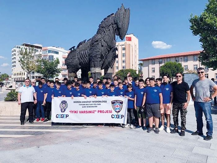 Toplum Destekli Polislerden ocuklar iin kltrel gezi