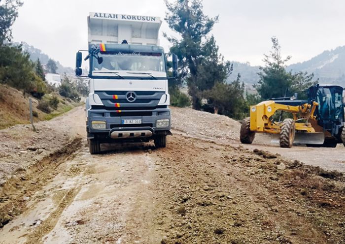 Toroslarda yol bakm almalar devam ediyor