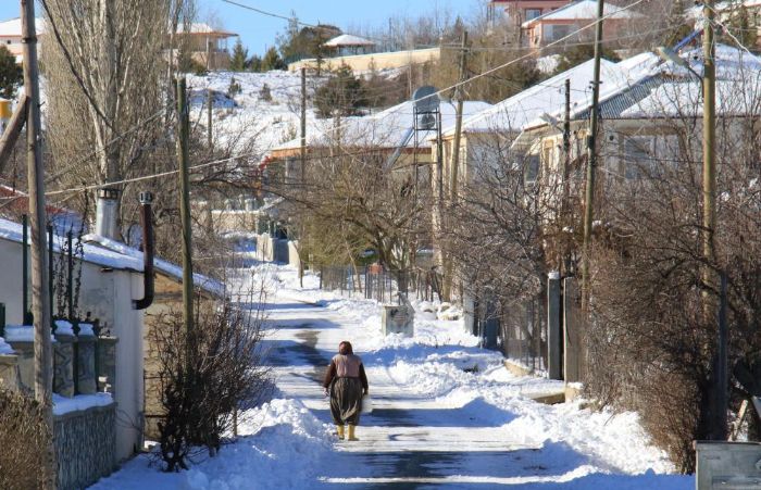 Erdemlide 3 yl aradan sonra 30 santimlik kar yad