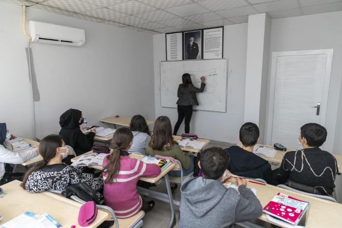 Mersin’de kurs merkezleri ara tatilde de eitime devam etti