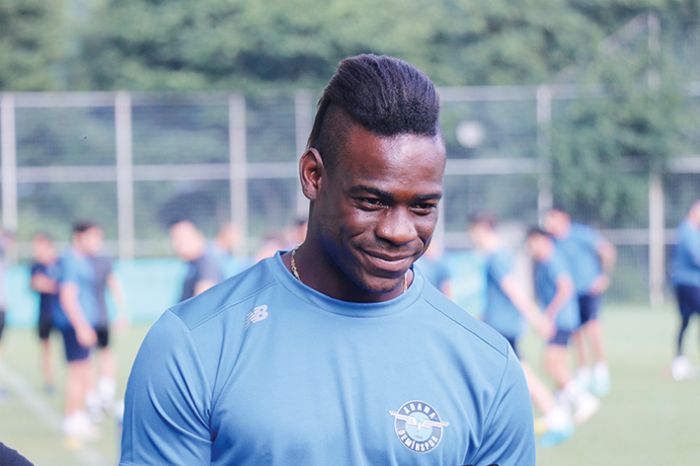 Balotelli ilk antrenmana kt