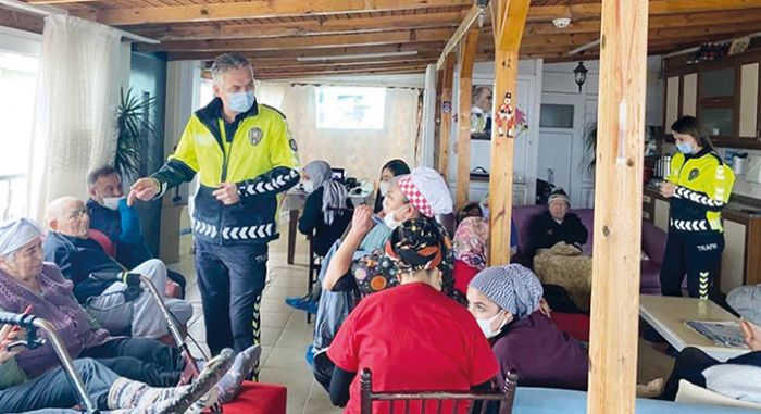 Yal ve engelli bakm merkezlerinde trafik eitimi