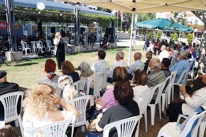 Emekli Evi yelerine Anneler Gn konseri