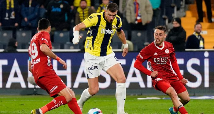 Puan fark 4'e indi! Fenerbahe, Antalyaspor'u rahat geti