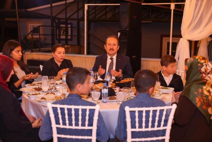 Vali Pehlivan, l Mftlnn iftar programna katld