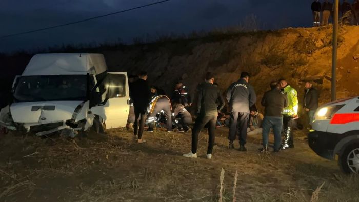 Nevehir'de trafik kazas: i servisi arampole utu