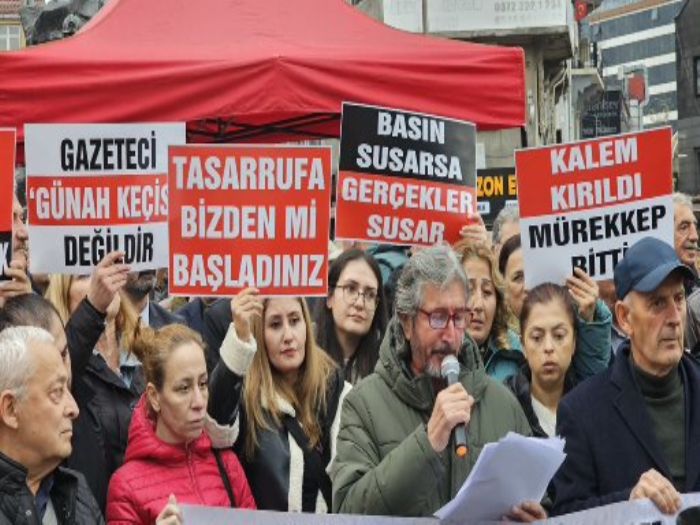 Yerel basn alanlarndan itibarszlama ve dk cret' protestosu