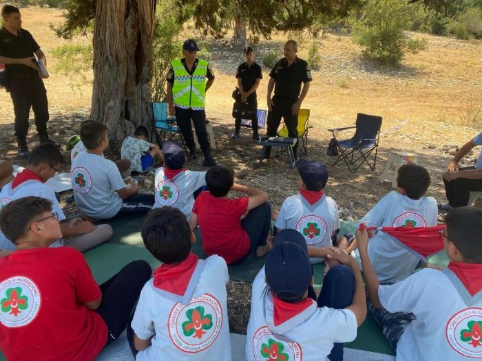 Mersin'de jandarmadan bilgilendirme faaliyeti