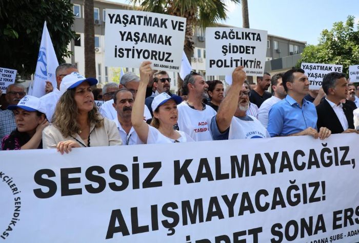 Adana'da doktora iddet protesto edildi