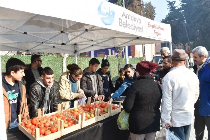 -Antakya Belediyesi engelsiz pazar tezgah kurdu   