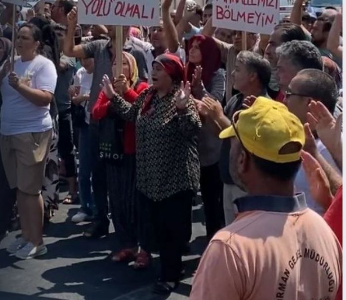 Trtarllardan balant yolu protestosu