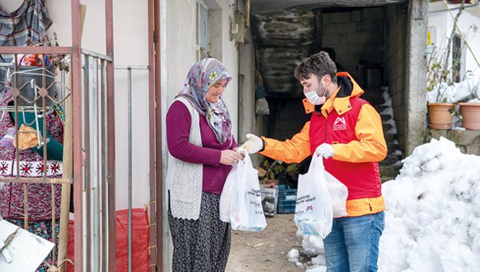 Ekmek ve st datmlar Toroslarn Alada Mahallesinden balad