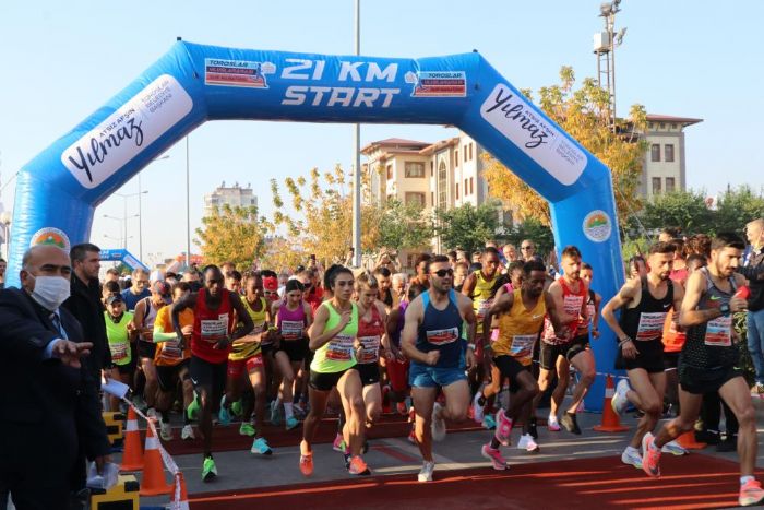 Toroslar Uluslararas Yar Maratonu balad